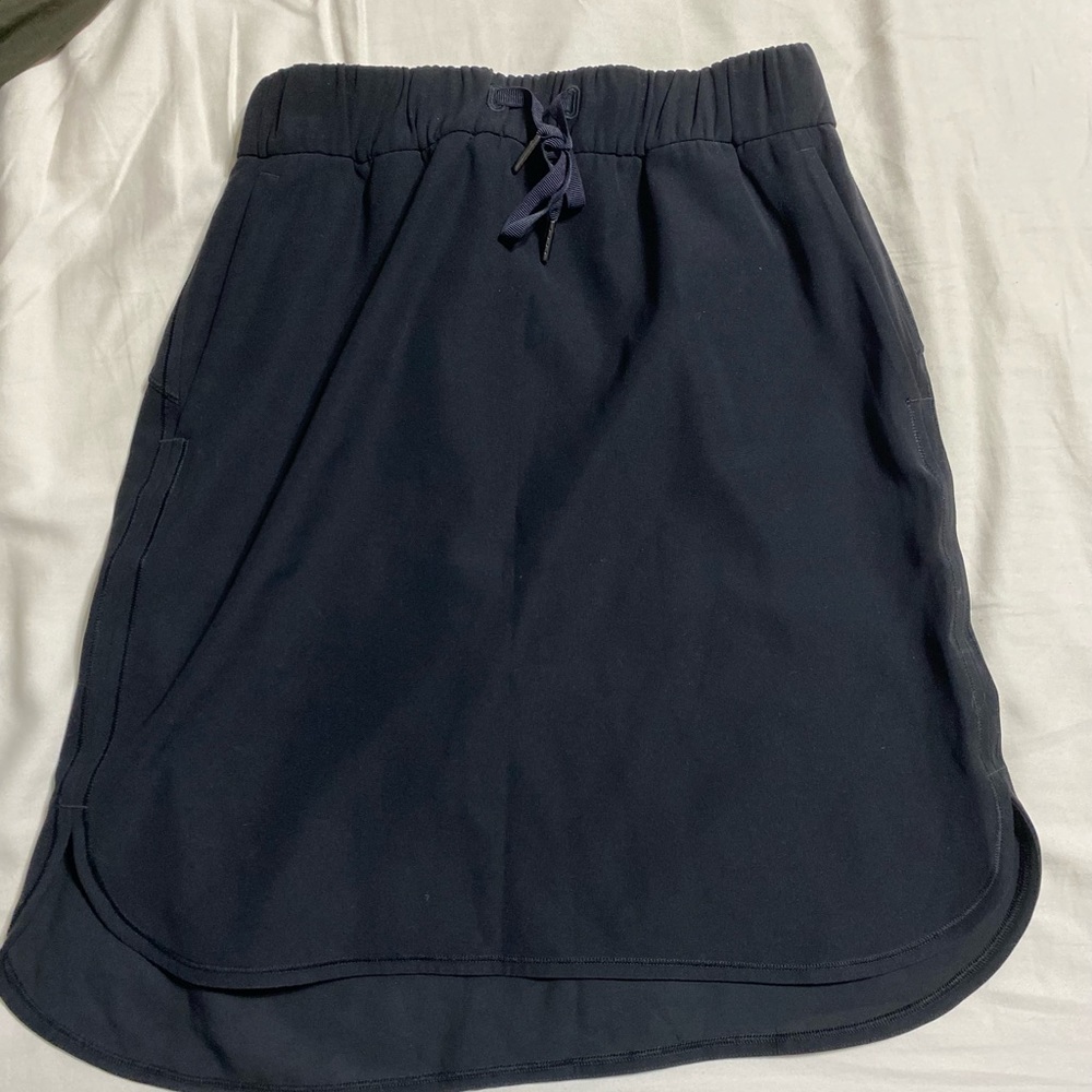Lululemon on the fly skirt size 6